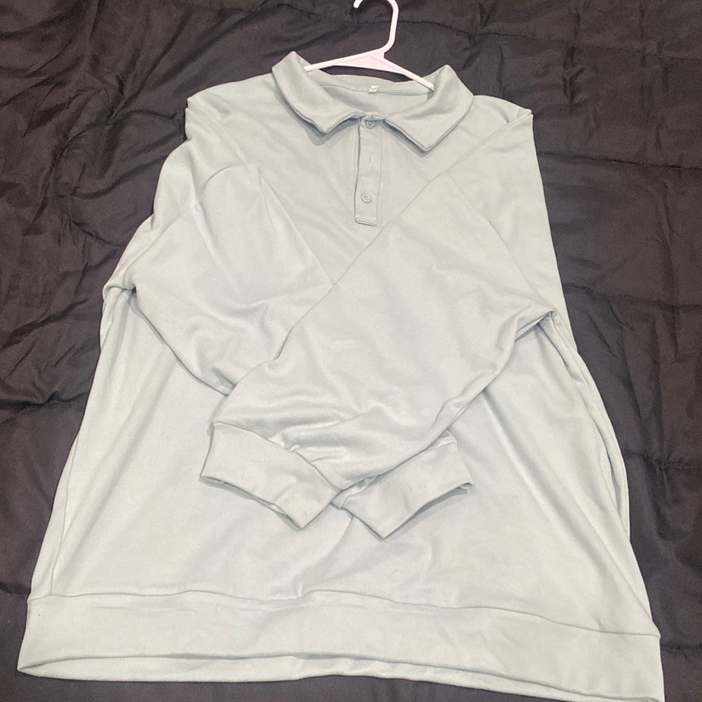 Long sleeve/ sweater material shirt